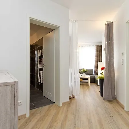 Apartment Bettina 10 *